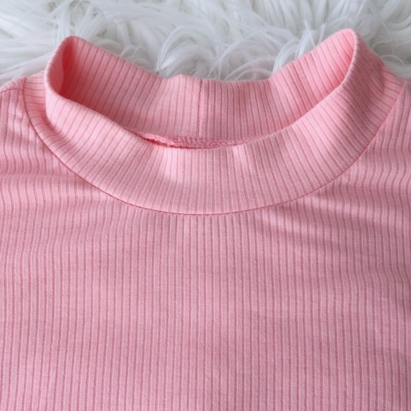 Tresics High Neck Ruffle Crop Top - Picture 3 of 3